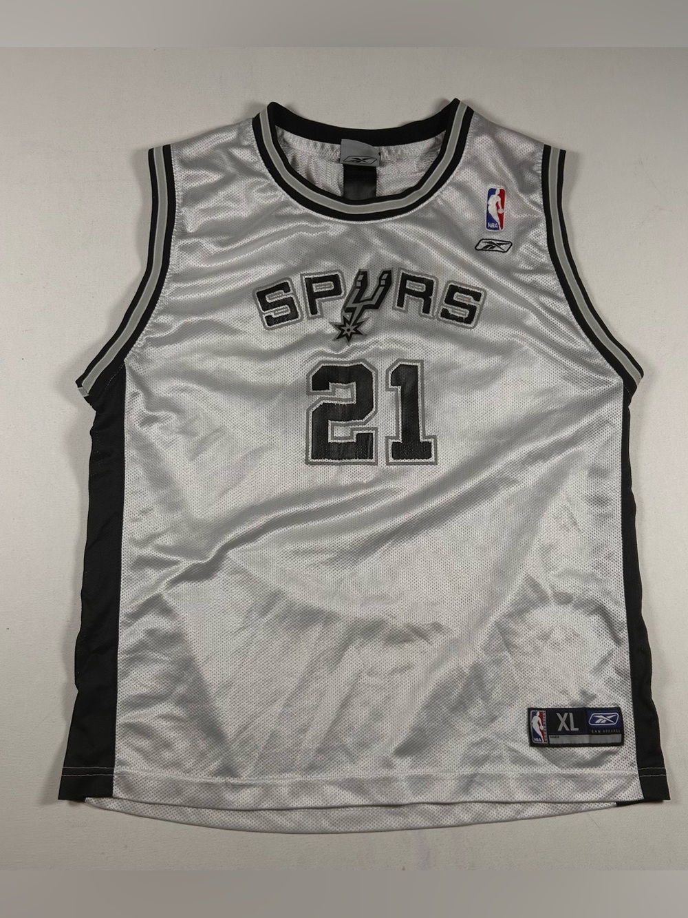 Reebok Tim Duncan 21 Basketball Jersey NBA San Antonio Spurs YOUTH XL Black Grey